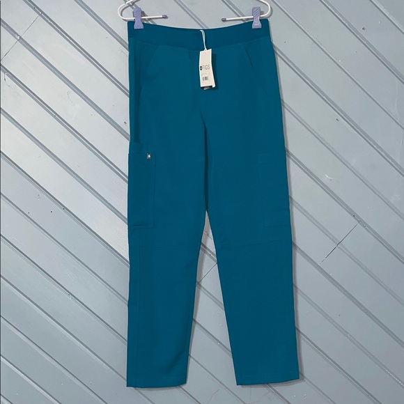 Figs Axim 2.0 Cargo Turquoise Blue Straight-Leg Scrub Pants - Picture 1 of 9